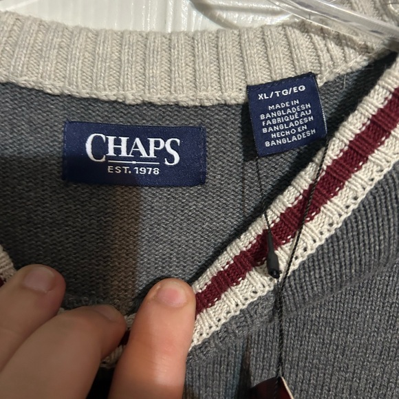 Chaps V-Neck Sweater in Gray and White - Picture 2 of 3